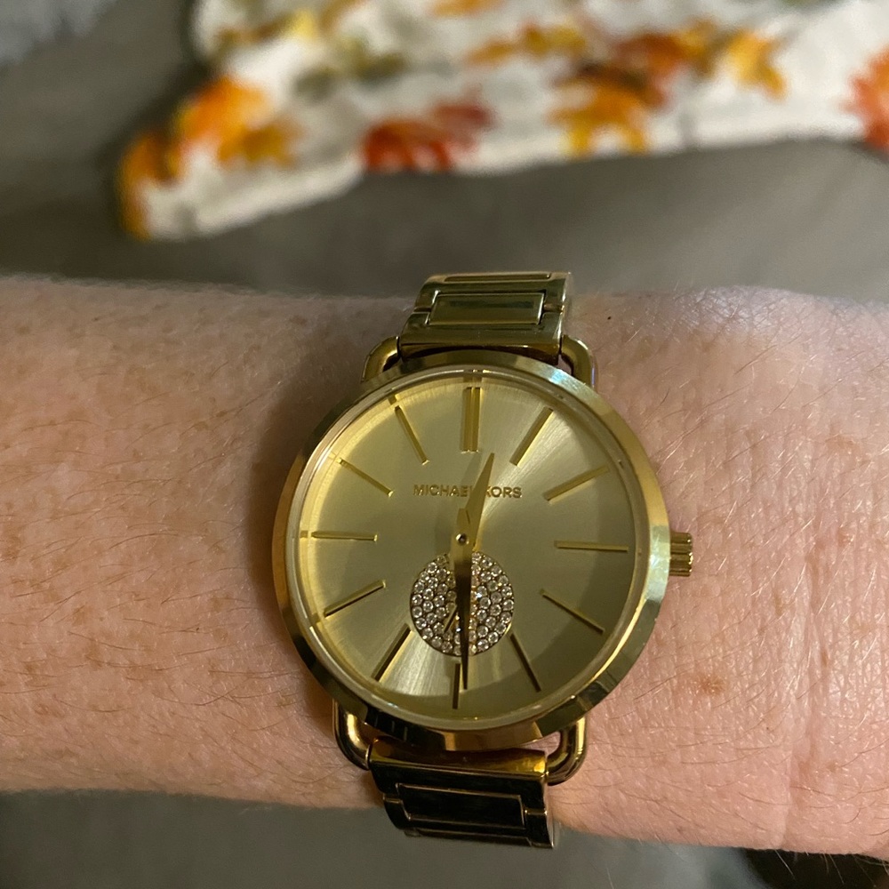 Michael Kors Ladies' Portia Gold-Tone Watch - Picture 4 of 8